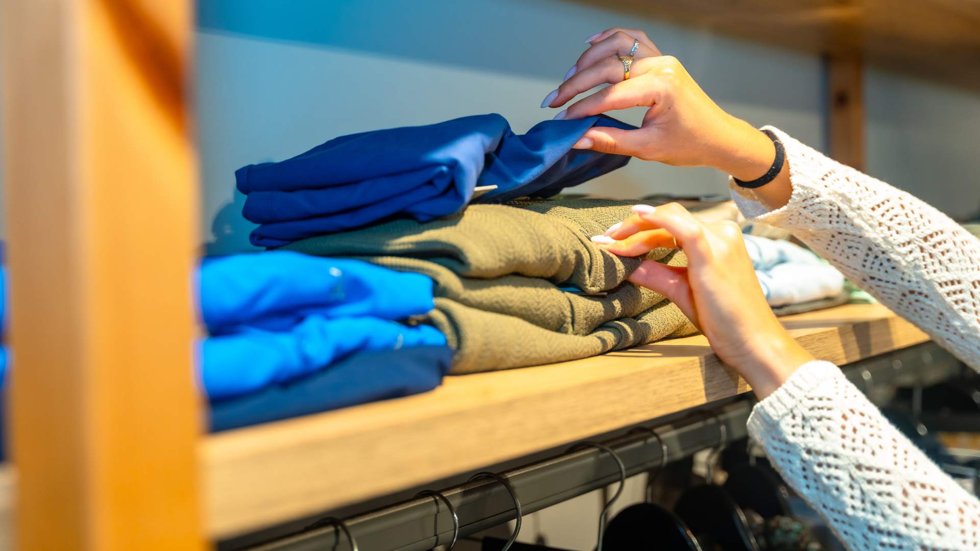 Como Guardar Roupas da Forma Certa Para Evitar Traças